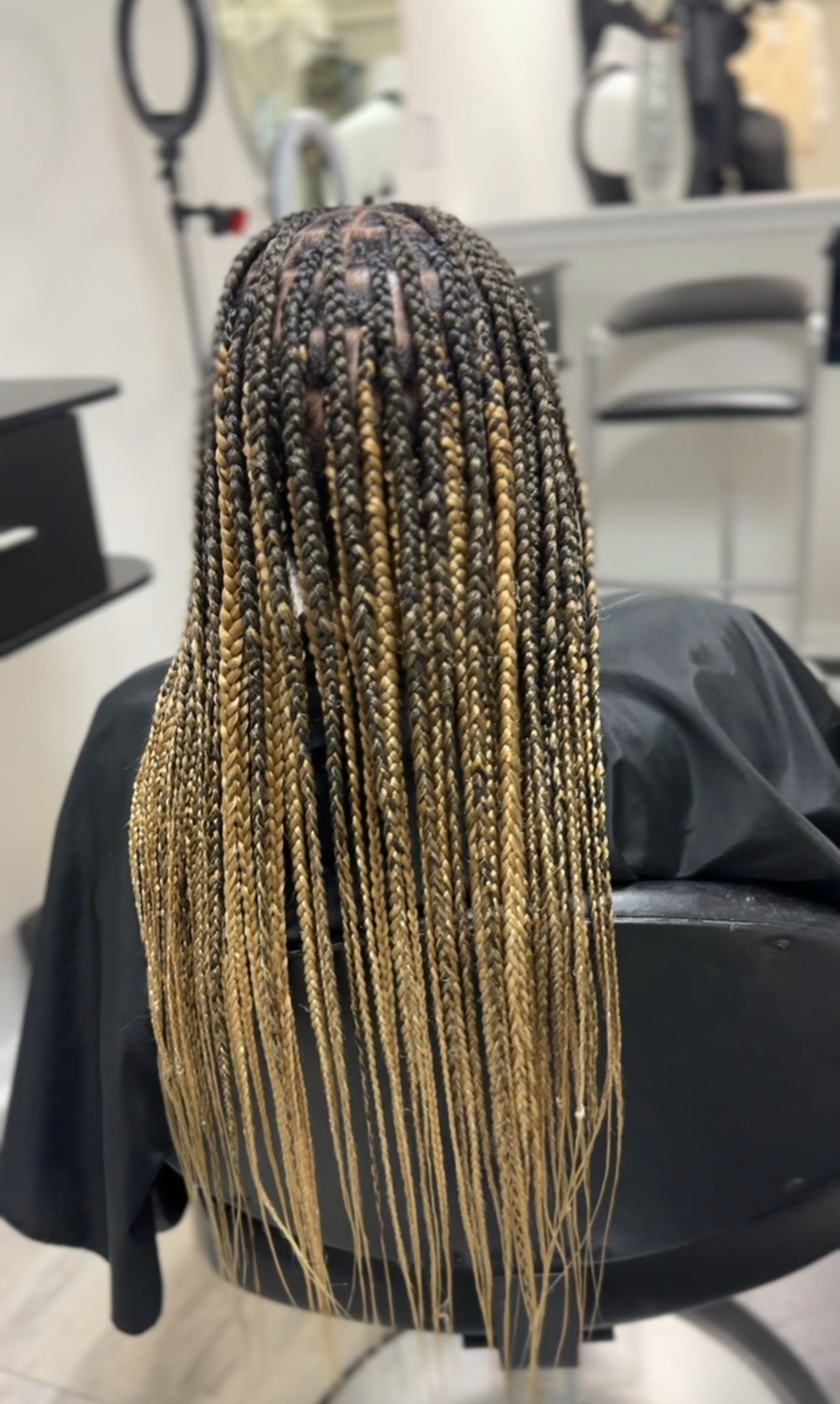 Book Your Knotless Braids Appointment